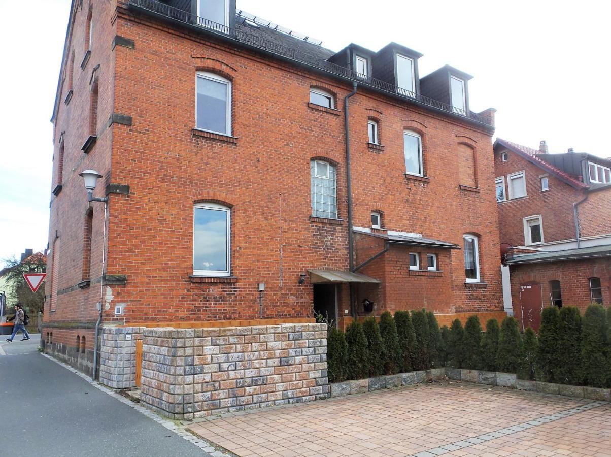 Apartment Bayreuth, Grosse Ferienwohnung Im Haus Mit Kunst, 3 Schlafzimmer, Kueche, Parkplatz Buitenkant foto