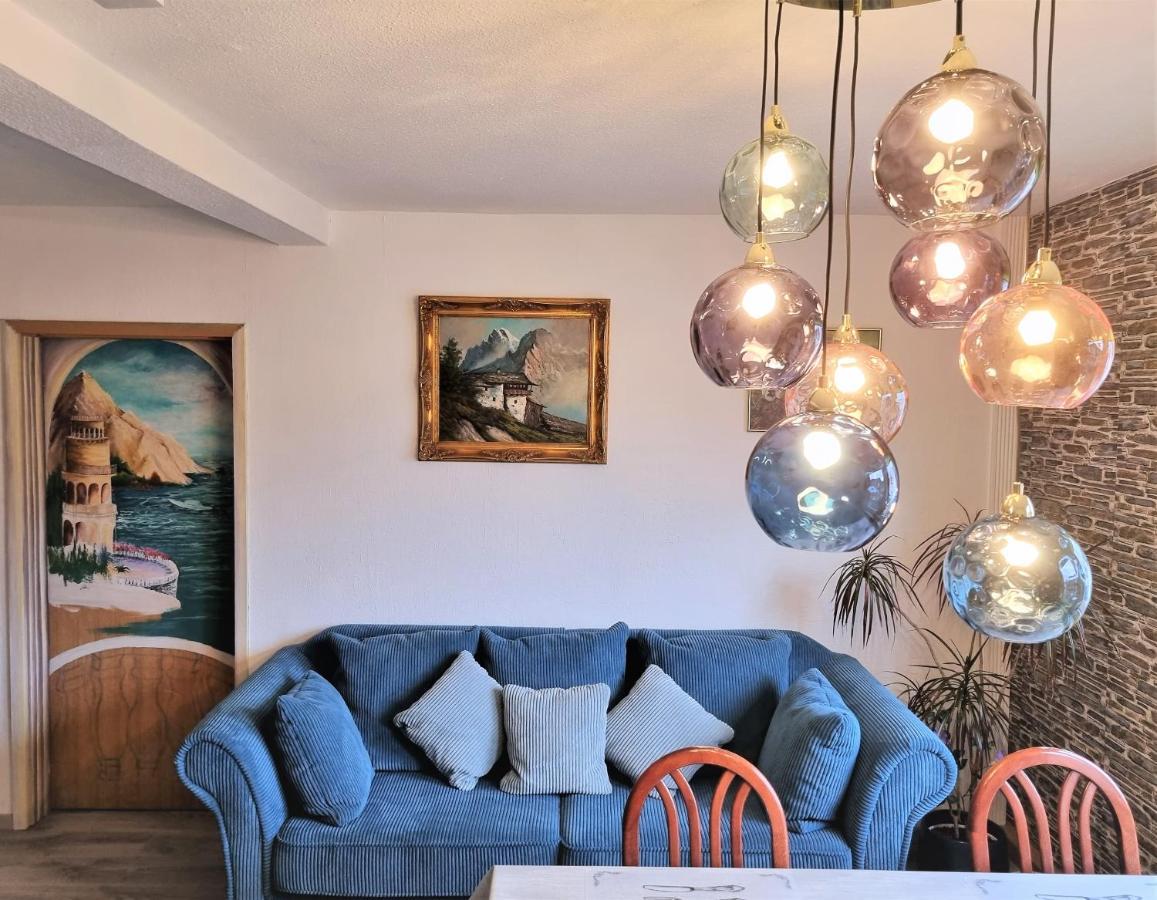 Apartment Bayreuth, Grosse Ferienwohnung Im Haus Mit Kunst, 3 Schlafzimmer, Kueche, Parkplatz Buitenkant foto
