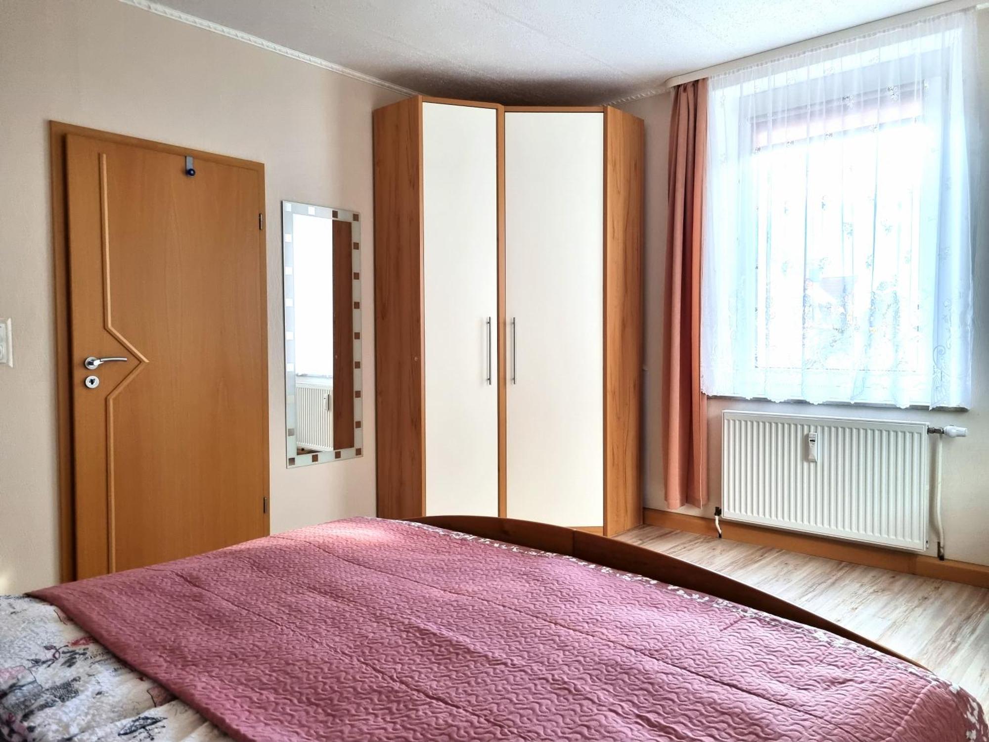 Apartment Bayreuth, Grosse Ferienwohnung Im Haus Mit Kunst, 3 Schlafzimmer, Kueche, Parkplatz Buitenkant foto
