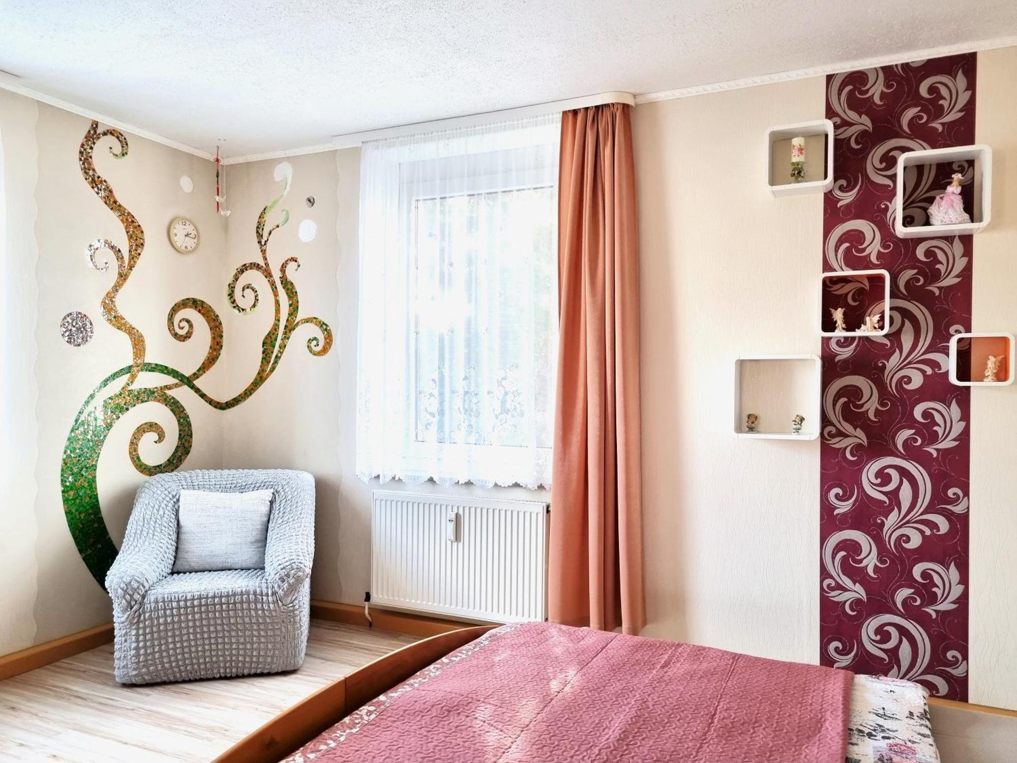Apartment Bayreuth, Grosse Ferienwohnung Im Haus Mit Kunst, 3 Schlafzimmer, Kueche, Parkplatz Buitenkant foto